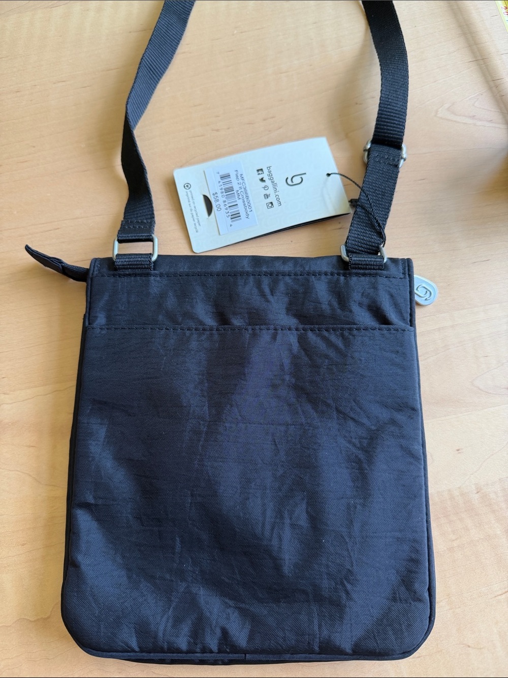 🆕 BAGGALLINI Flap Crossbody Black - Picture 2 of 7